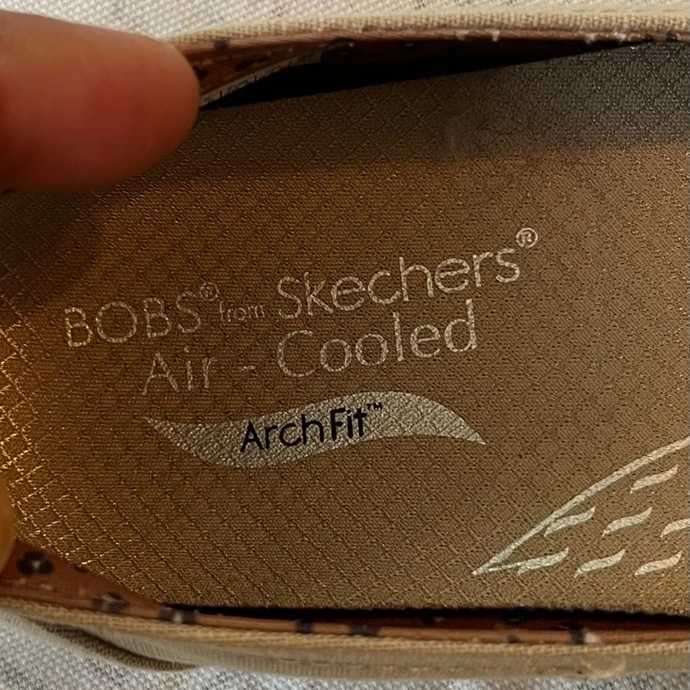 BOBS from Skechers, ‎ Beige Flats casual comfort, NWOT